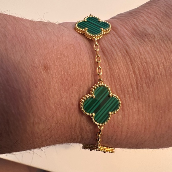 Gold plated green clover bracelet. New.